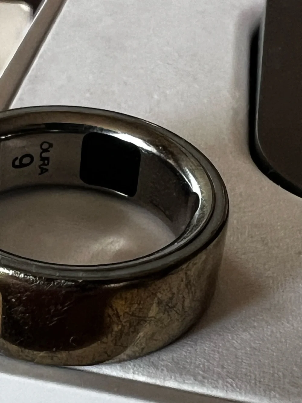 Oura Ring 4 with Charging Dock and Original Box